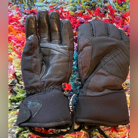 ROECKL Ski Gloves - Picture 1 of 2